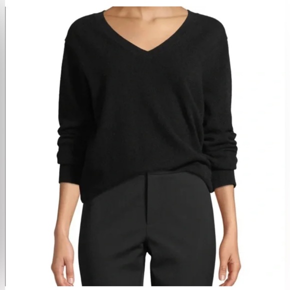 Neiman Marcus Sweaters - Neiman Marcus Women's Cashmere Collection Black V-Neck Sweater Large
